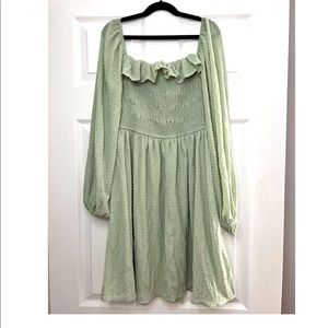 Long sleeve green boho dress 🌿
